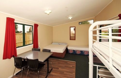 Omokoroa Kiwi Holiday Park Тауранга Экстерьер фото